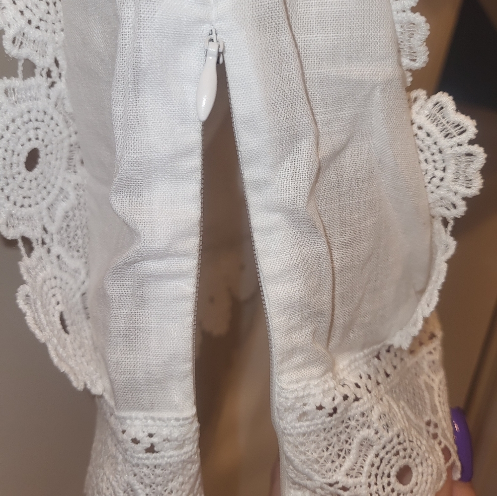 NEW WITHOUT TAGS EMBROIDERED TOP. SUPER CUTE. - Picture 6 of 6